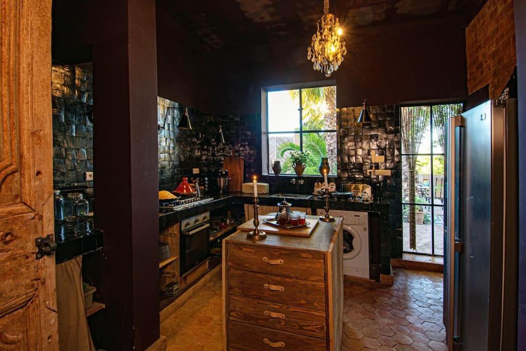 Aux Portes De Marrakech Villa Arts & Deco Avec Piscine 마라케시 외부 사진